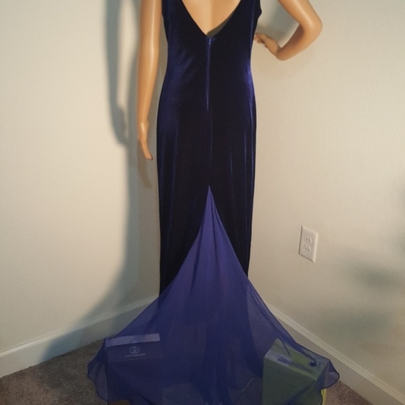 Zum Zum by Niki Livas Dresses & Skirts - 🎈Zum Zum Velvet Dress By Niki Livas Evening Gown